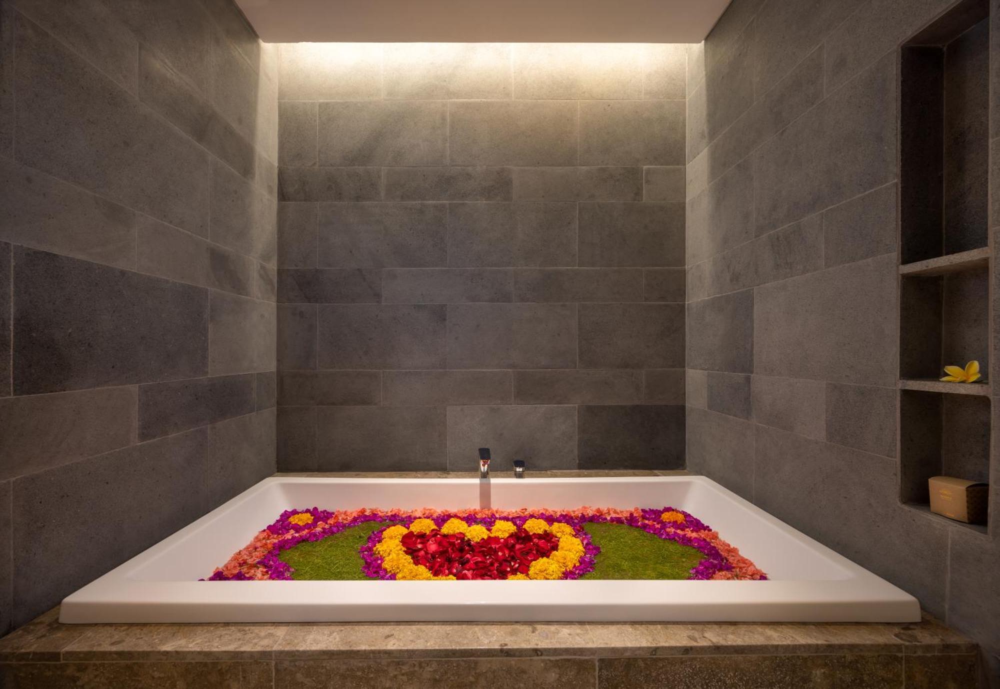 Sumitra Luxury Villas A Pramana Experience سانور المظهر الخارجي الصورة